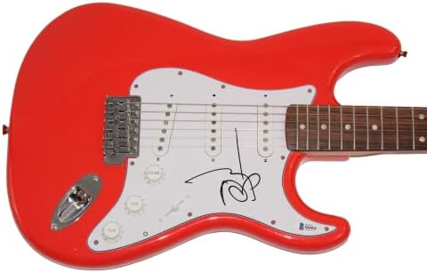 Džoni Dep je potpisao autogram pune veličine crvenog blatobrana STRATOCASTER električna gitara sa BECKETT