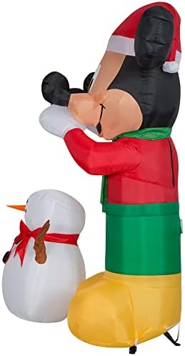 Gemmy Animirani Airblown naduvavanje Mickey stavlja šešir na snjegović scenu Disney, 6 ft visok